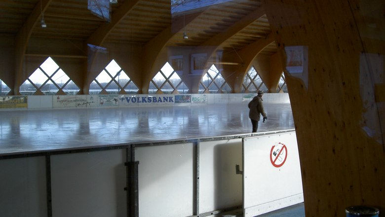 Covered artificial ice rink, © Kunsteisbahn Traiskirchen Covered artificial ice rink, © Kunsteisbahn Traiskirchen