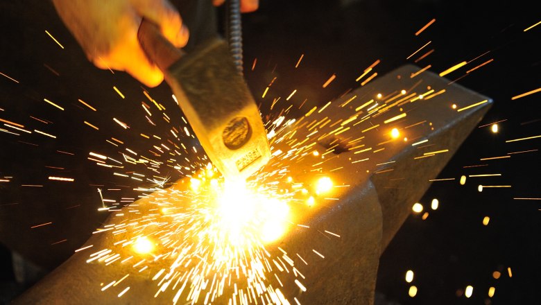 Working in the hammer mill, © Gregor Semrad Working in the hammer mill, © Gregor Semrad