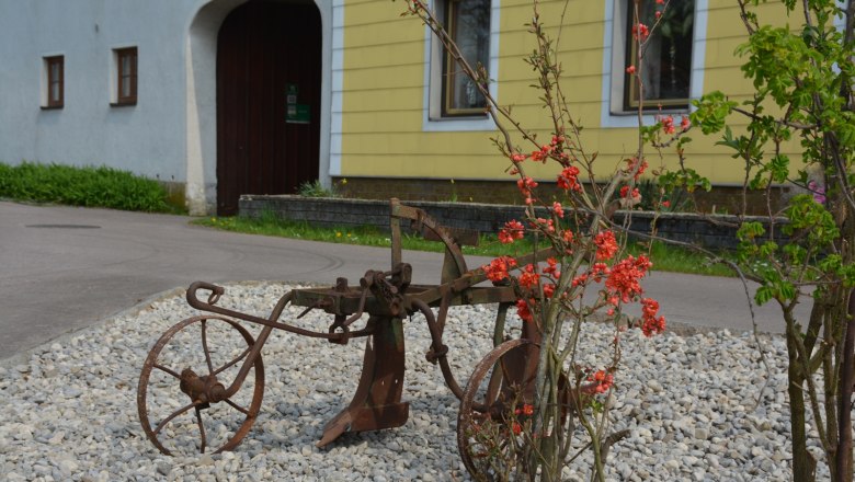 Courtyard entrance, © Landhof Lydia Courtyard entrance, © Landhof Lydia