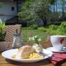 Köstliche Nachspeisen im Gastgarten genießen, © Hotel Belvedere Köstliche Nachspeisen im Gastgarten genießen, © Hotel Belvedere