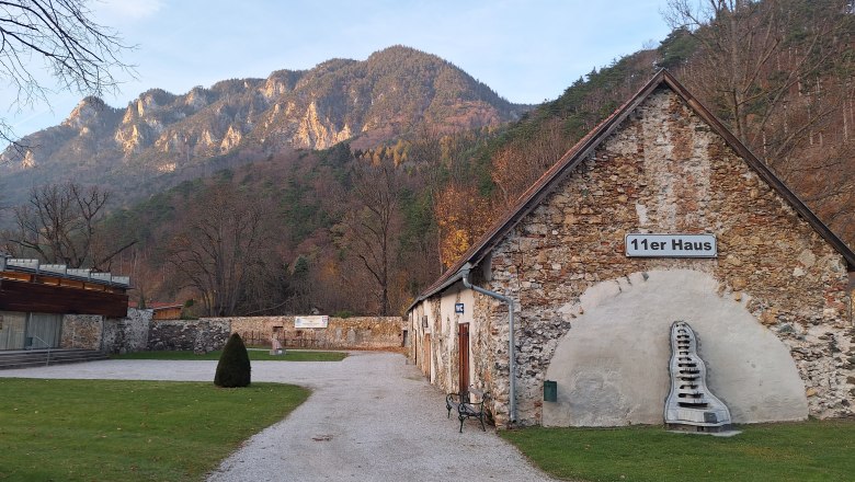 Gallery 11er Haus from the outside, © TVB Semmering-Rax-Schneeberg/Stefanie Gaulhofer Gallery 11er Haus from the outside, © TVB Semmering-Rax-Schneeberg/Stefanie Gaulhofer