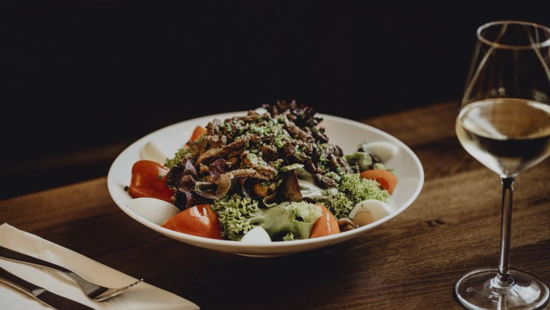 Heiligenkreuzer Spezialsalat, © Niederösterreich Werbung/Sophie Menegaldo Heiligenkreuzer Spezialsalat, © Niederösterreich Werbung/Sophie Menegaldo