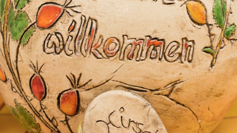 Decorative items in rosehip design, © Fotografin Renate Decorative items in rosehip design, © Fotografin Renate