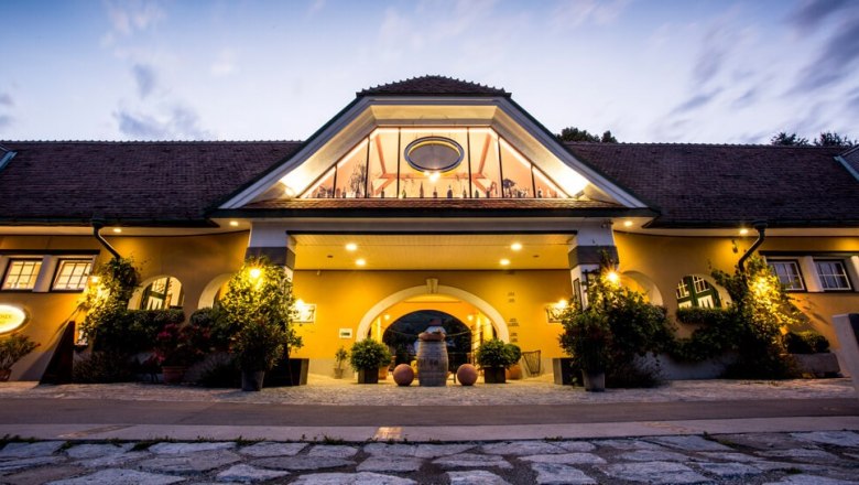 Vinothek Fohringer exterior view, © Vinothek Fohringer Vinothek Fohringer exterior view, © Vinothek Fohringer