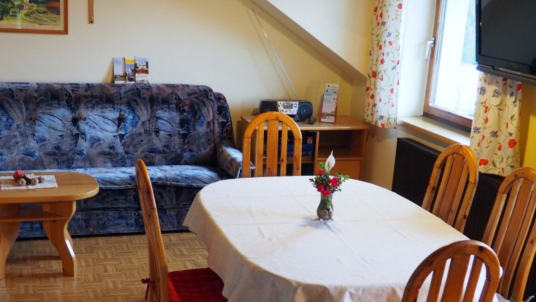 holiday-apartment-dining-table, © ferienwohnung wiesmüller holiday-apartment-dining-table, © ferienwohnung wiesmüller