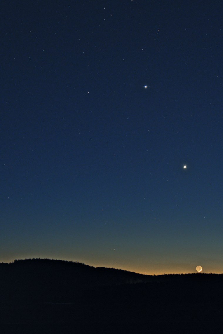 Podívejte se dalekohledem na Jupiter, Venuši a Měsíc., © Astronomisches Zentrum Martinsberg Podívejte se dalekohledem na Jupiter, Venuši a Měsíc., © Astronomisches Zentrum Martinsberg