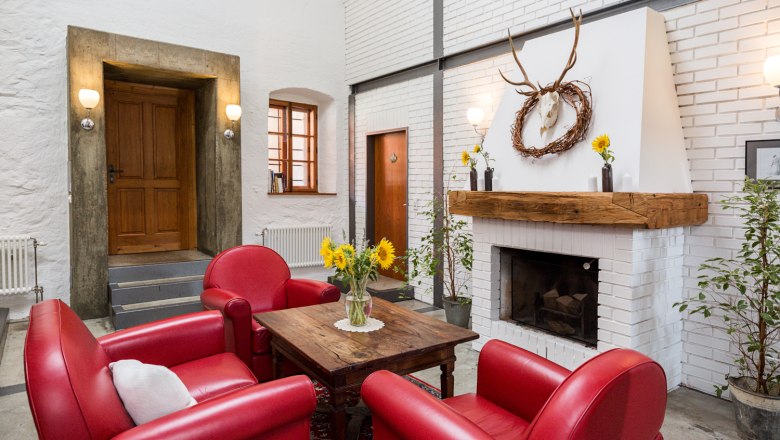 Anteroom with fireplace at Weingut Nigl, © Weingut Nigl GmbH Anteroom with fireplace at Weingut Nigl, © Weingut Nigl GmbH