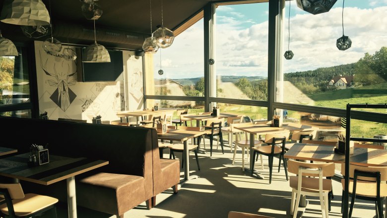 Rest & enjoy with a view in the Wexl Lounge, © Familienarena Bucklige Welt-Wechselland GmbH Rest & enjoy with a view in the Wexl Lounge, © Familienarena Bucklige Welt-Wechselland GmbH