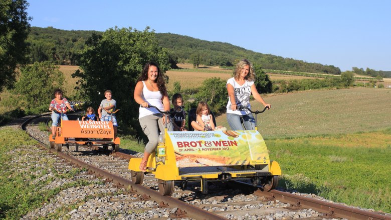 Weinviertel trolley, © Gemeinde Asparn/ Zaya Weinviertel trolley, © Gemeinde Asparn/ Zaya