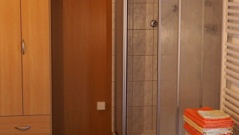 Zmmer evening sun with built-in shower -, © Eingebaute Dusche im Zimmer Abendsonne Zmmer evening sun with built-in shower -, © Eingebaute Dusche im Zimmer Abendsonne