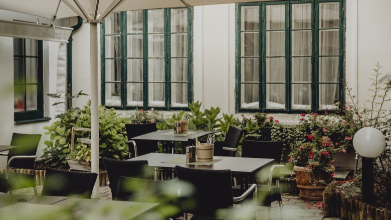 Romantic terrace, © Niederösterreich Werbung/Sophie Menegaldo Romantic terrace, © Niederösterreich Werbung/Sophie Menegaldo