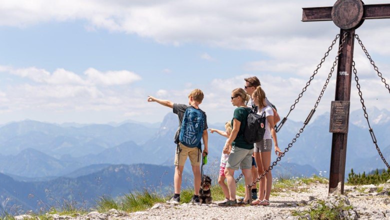 Once you reach the Hochkar summit cross, you can enjoy a fabulous panoramic view, © Ludwig Fahrnberger Once you reach the Hochkar summit cross, you can enjoy a fabulous panoramic view, © Ludwig Fahrnberger