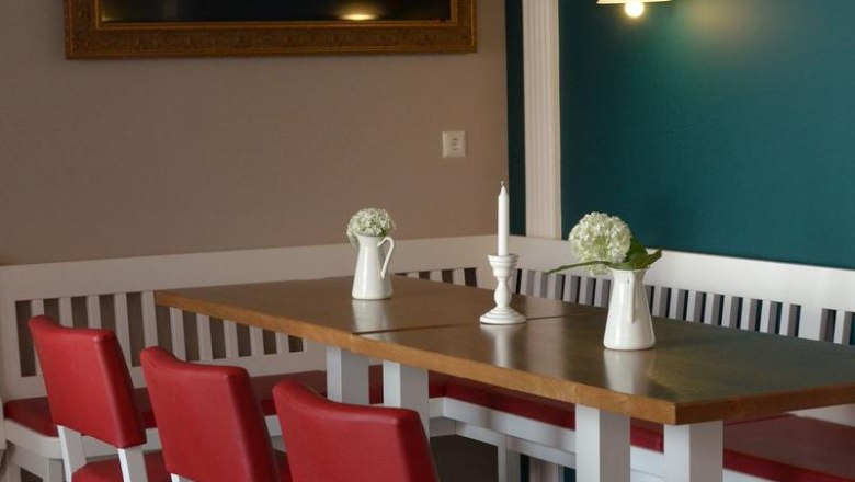 Chamber and paddock, © Julia Pfeiffer / Fam. Engelbrecht Chamber and paddock, © Julia Pfeiffer / Fam. Engelbrecht