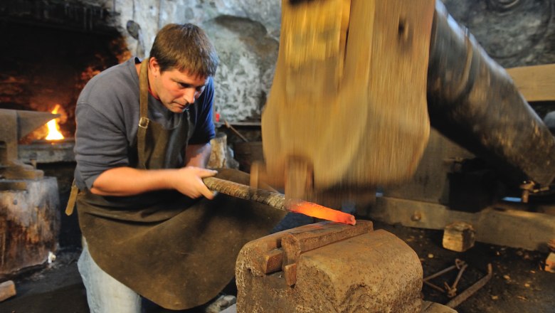 At work in the hammer mill, © Gregor Semrad At work in the hammer mill, © Gregor Semrad