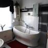 Koupelna s vanou, © bed and pool Koupelna s vanou, © bed and pool
