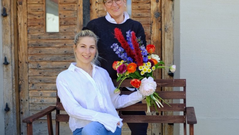 Hostesses, © Nikolaus Buchegger Hostesses, © Nikolaus Buchegger