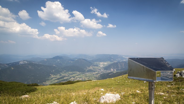 Viewpoint Elisabethkircherl Schneeberg, © Wiener Alpen, Foto: Franz Zwickl Viewpoint Elisabethkircherl Schneeberg, © Wiener Alpen, Foto: Franz Zwickl