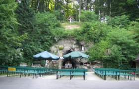 Lourdes Grotto in the Vienna Woods, © LG Lourdes Grotto in the Vienna Woods, © LG