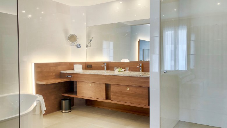 Junior Suite bathroom, © Schlosspark Mauerbach Junior Suite bathroom, © Schlosspark Mauerbach