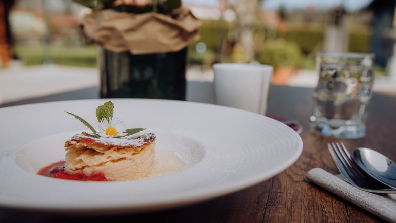 Nejde však jen o ryby. Důkaz: štrúdl s mléčným krémem, © Niederösterreich Werbung/thecreatingclick.com Nejde však jen o ryby. Důkaz: štrúdl s mléčným krémem, © Niederösterreich Werbung/thecreatingclick.com