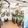 Fahrradgarage Krumbacherhof, © Wiener Alpen/Martin Fülöp Fahrradgarage Krumbacherhof, © Wiener Alpen/Martin Fülöp