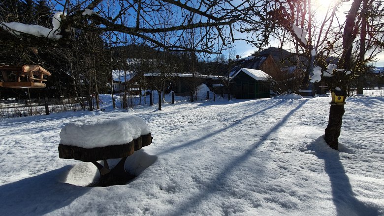 the spacious garden in winter, © Monika Stock the spacious garden in winter, © Monika Stock