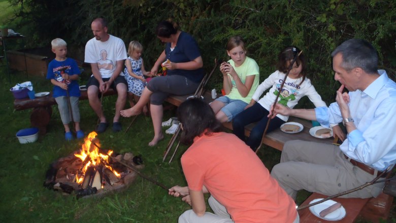 Campfire, Waira farm, © Fam. Schauer-Zeitlhofer Campfire, Waira farm, © Fam. Schauer-Zeitlhofer