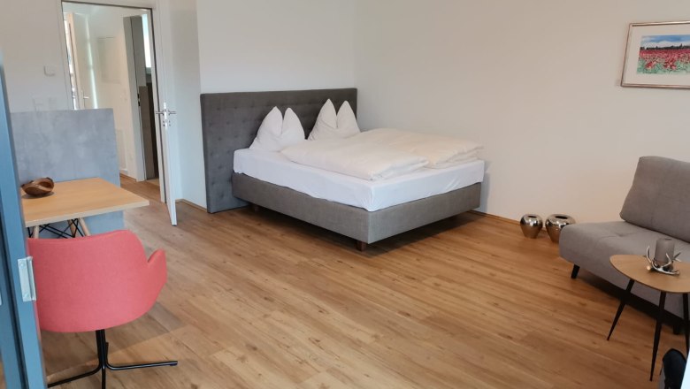 Bedroom/living room, © Stefanie Fleischhaker Bedroom/living room, © Stefanie Fleischhaker