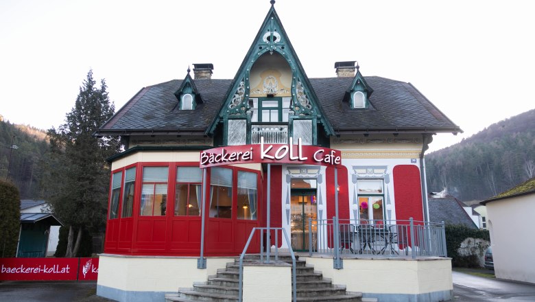 Specialty store with café in Scheiblingkirchen, © Koll GmbH Specialty store with café in Scheiblingkirchen, © Koll GmbH