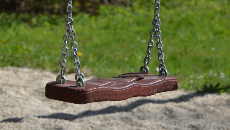 Schaukel allein(c)pixabay, © pixabay Schaukel allein(c)pixabay, © pixabay