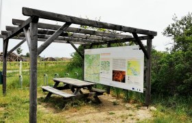 Cyclists' rest at Reipersberg, © Weinstraße Weinviertel