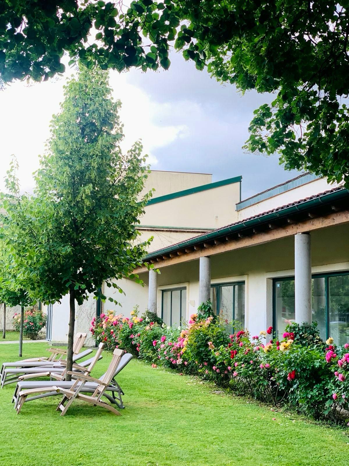 Lázeňské centrum Ludwigstorff, trávník na opalování