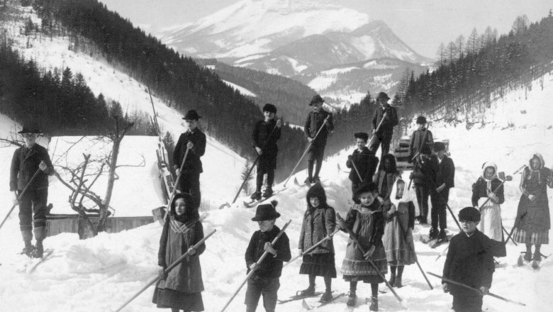 Lyžařské kurzy pro děti od roku 1910, © Zdarsky Skimuseum Lilienfeld
