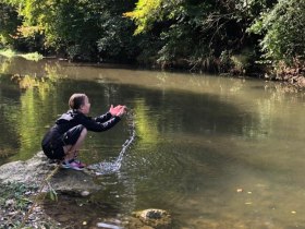 Zku&scaron;enosti z bl&iacute;zka na p&iacute;sečn&yacute;ch břez&iacute;ch v Triestingu, &copy; Wienerwald Tourismus GmbH