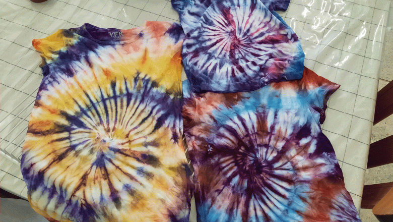 T-shirt batiked, &copy; HUKI