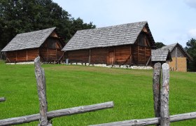 Open-air museum with reconstructed Iron Age houses, © Wolfgang Lobisser