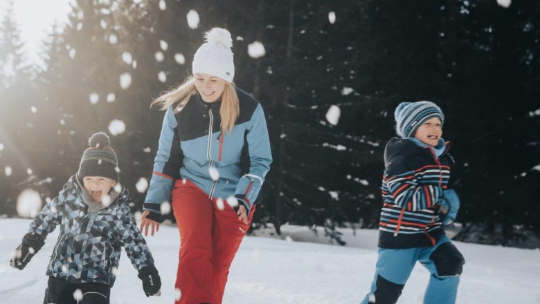 Fun in the snow, © Demolsky