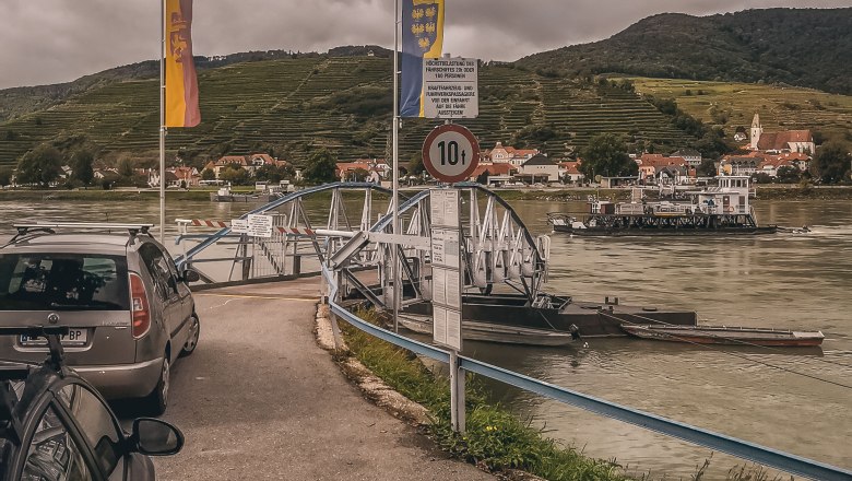 Spitz-Arnsdorf ferry, &copy; N&Ouml;W Michal Petru