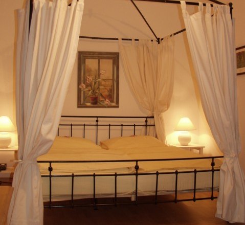 Canopy bed, © Hotel Residenz Schrannenhof