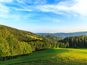 Tannhof mit Blick auf St.Corona, &copy; Wiener Alpen in Nieder&ouml;sterreich