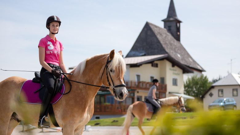 Riding lessons are also offered at the Schaglhof, © Fred Lindmoser