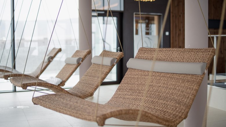Floating loungers in the Hotel Schachner spa area, © Hotel Schachner_MIKU Media