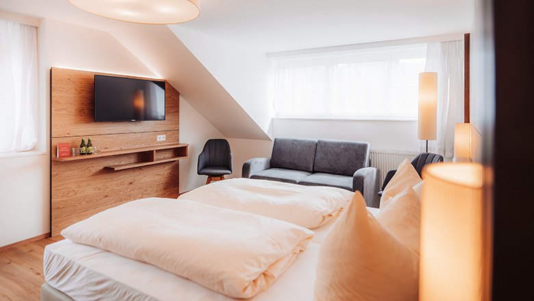 Premium double room with balcony, © Payerbacherhof - Christopher Tarkus