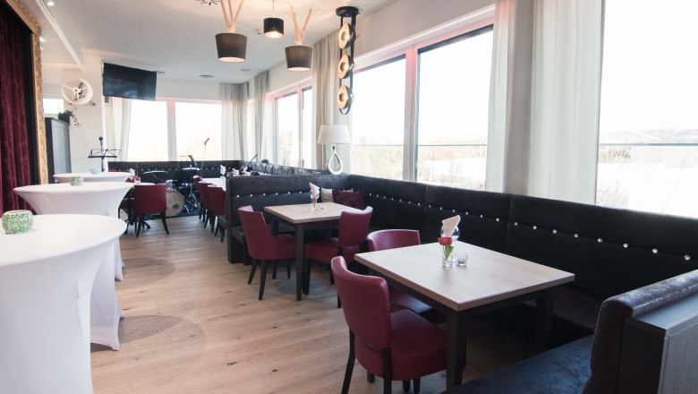 Lounge bar "Theatre", &copy; Das Alfred