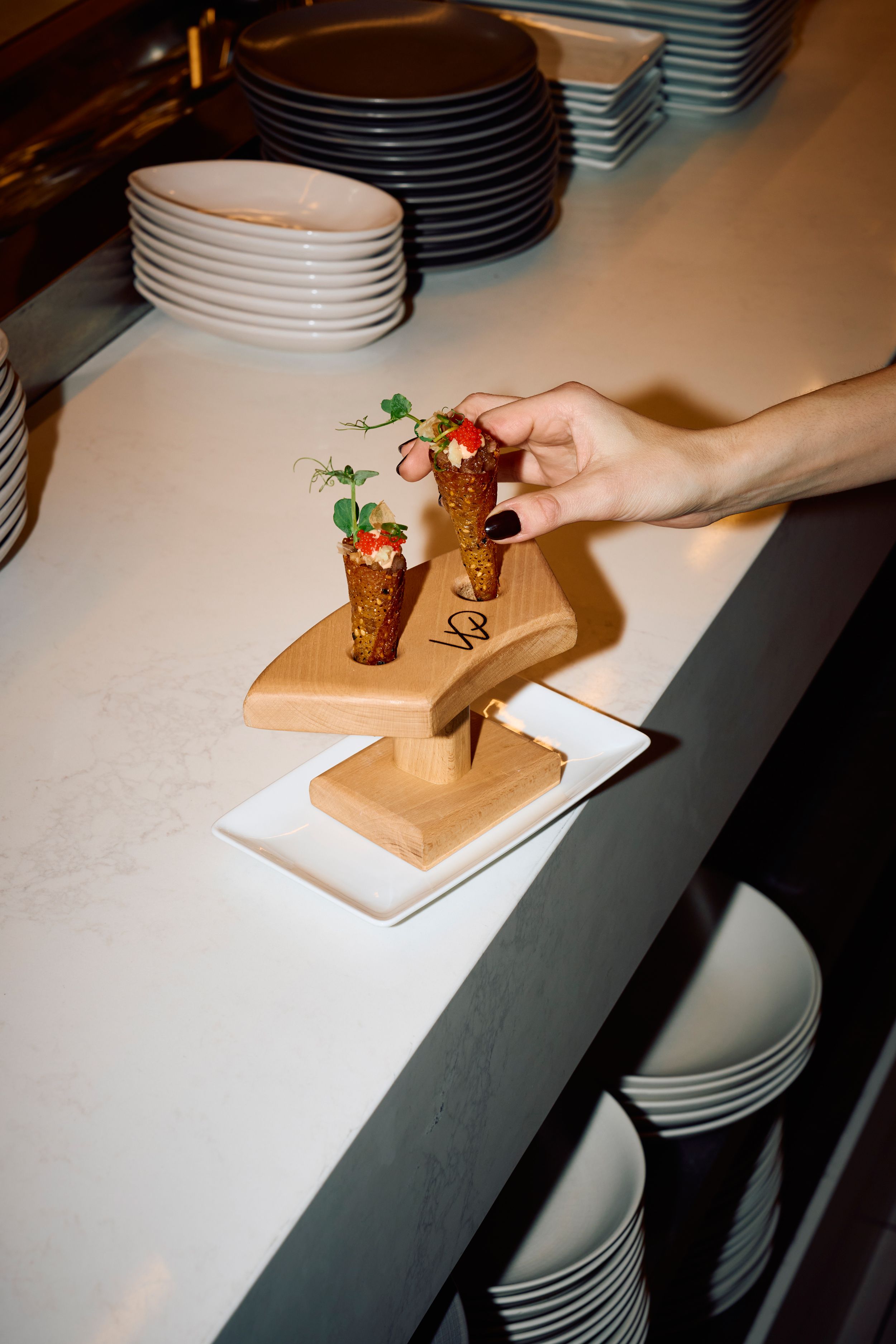 Wolfgang Puck Kitchen + Bar, Malý talíř v dřevěné desce