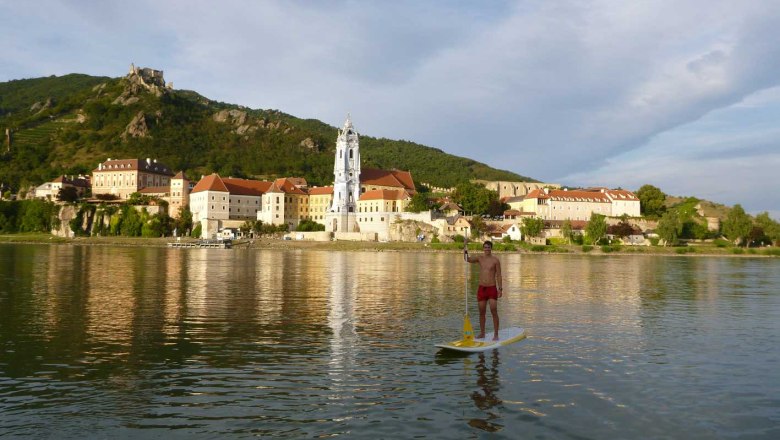 Canoeing opposite Dürnstein, © Kanu Wachau Gregor Wimmer