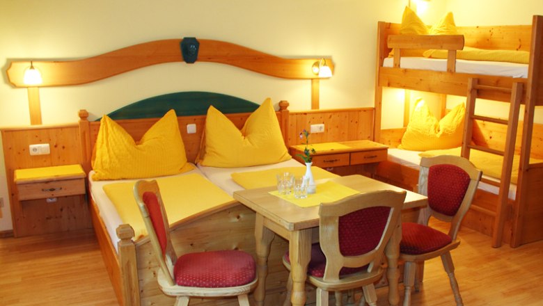 Room with bunk bed, &copy; Familie Erber