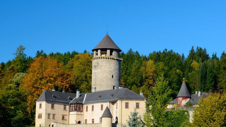 Castle in the fall, © Litschau