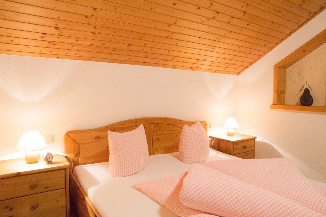 bamwiesn_bedroom