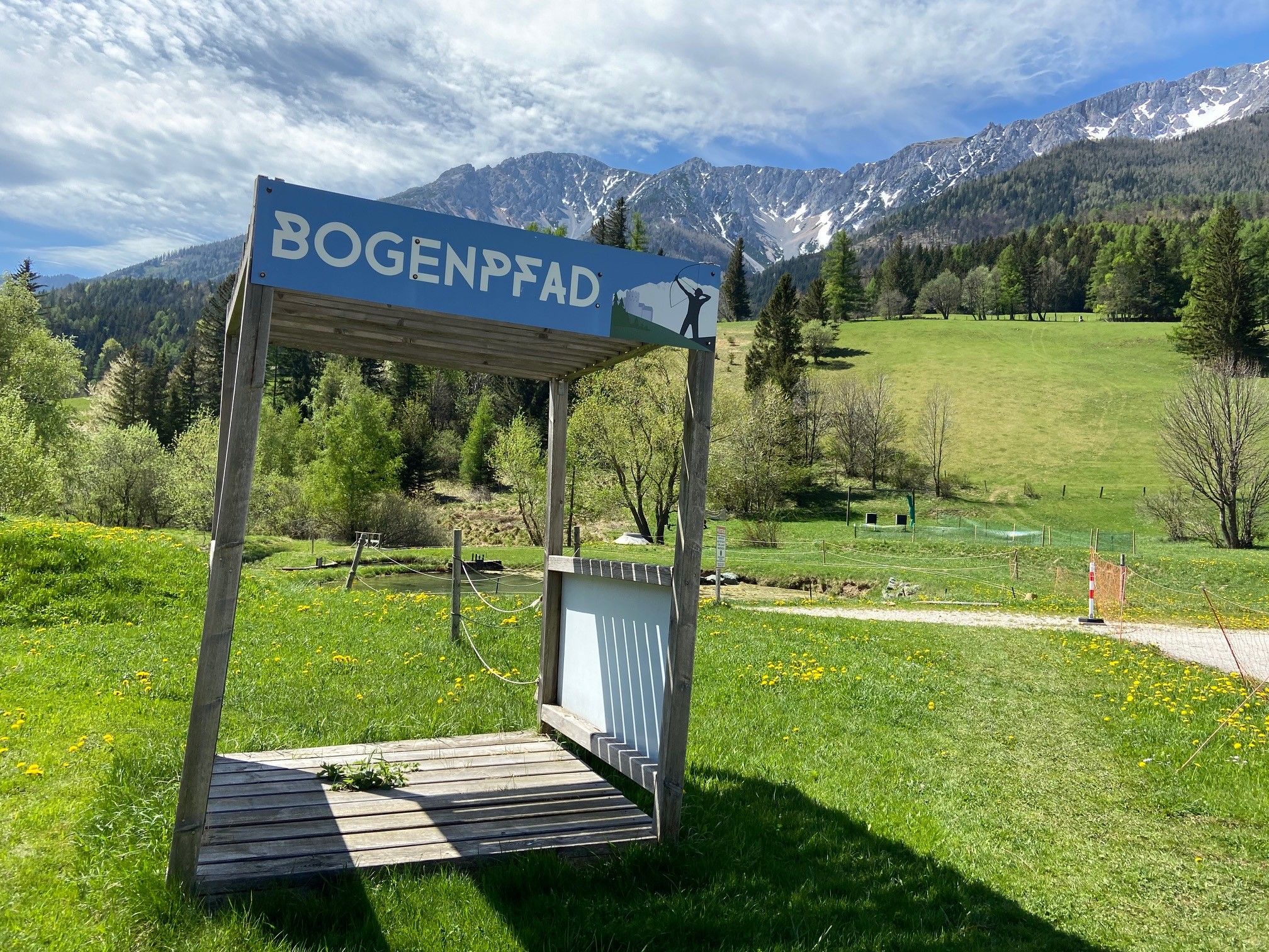 Bogenschießen am Fuße des Schneebergs 